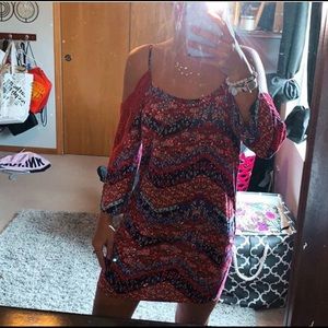 Red and blue target of the shoulder dress